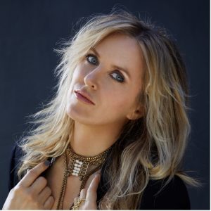 Liz Phair Announces New Album ‘Soberish’, Her First Record in Eleven Years – Out June 4th via Chrysalis Records